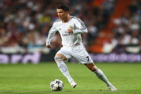 中国足球联赛转播版权价值持续攀升，中国转播足球赛是几几年开始