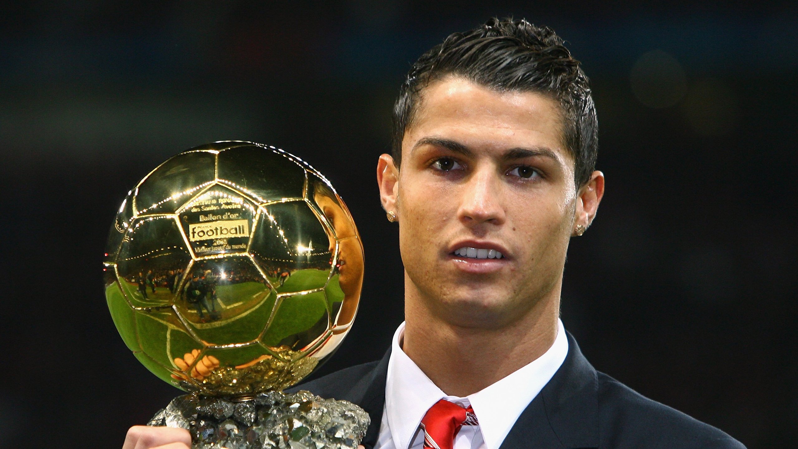 开云体育-C罗新纪录被国际媒体广泛报道,c罗各种记录